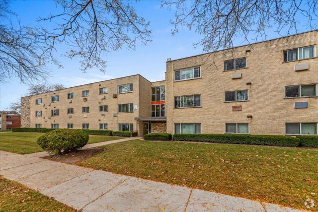 Building Photo - 2 bedroom in Chicago IL 60660 Unit 101 Rental