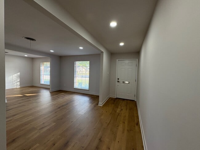 Photo - 5822 Yarwell Dr