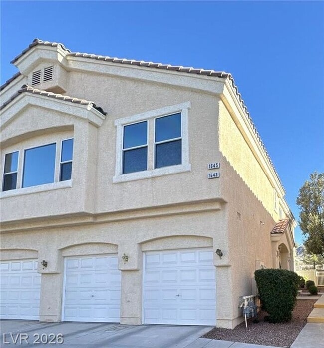 Building Photo - GREAT TOWNHOME FOR RENT IN HENDERSON!!!