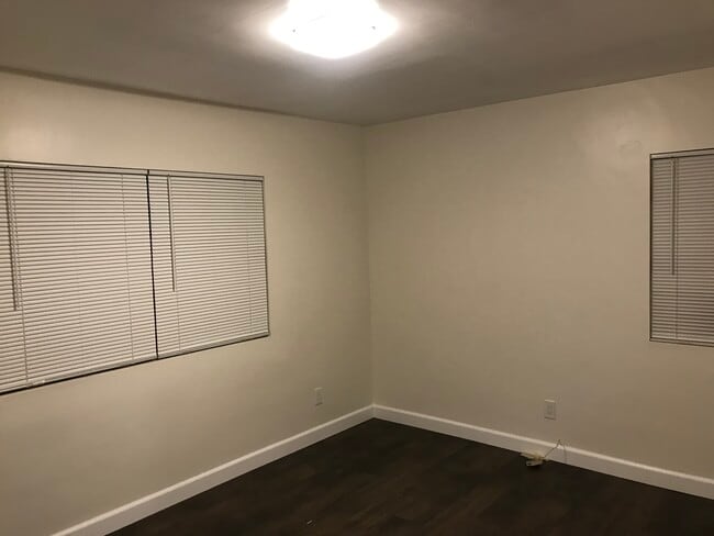 Photo - 3209 W 153rd St