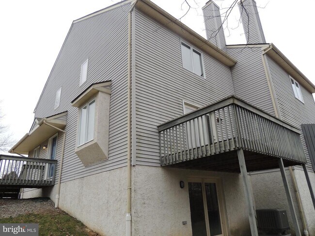 Photo - 404 Pinebrooke Cir