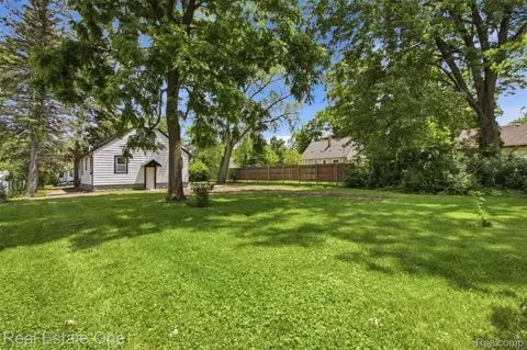 Photo - 17 N Midland Dr