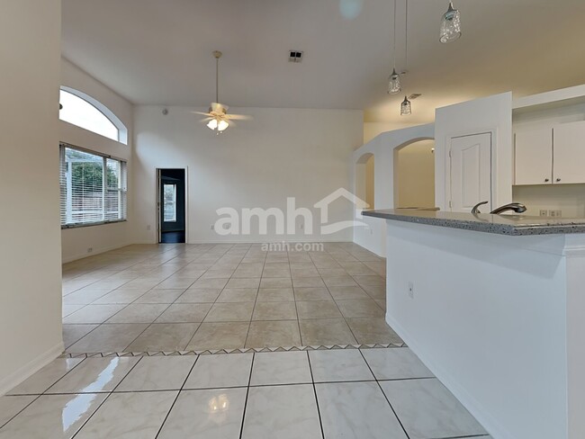 Photo - 16502 Lake Heather Dr