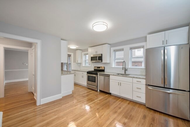 Photo - 35 Woodstock Ave Unit 35