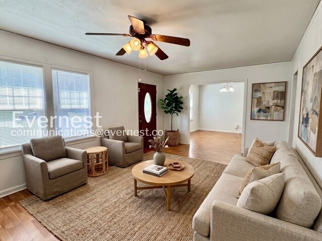 Photo - 1637 S Indianapolis Ave
