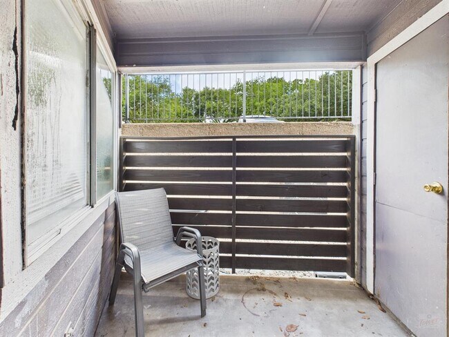 Photo - 1840 Burton Dr Unidad 141