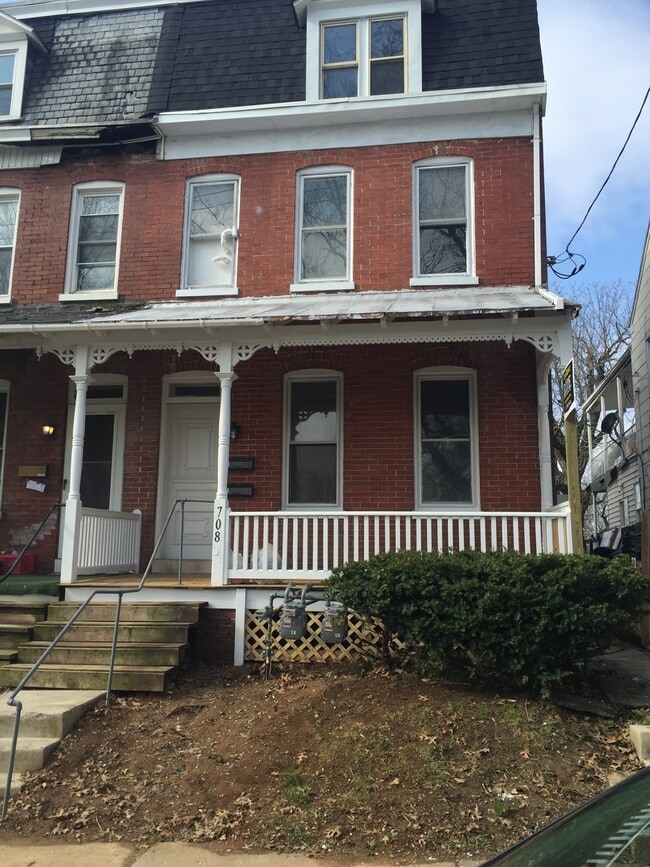 Photo - 708 N Pershing Ave