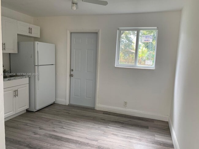 Photo - 413 NW 4th Ave Unit 1