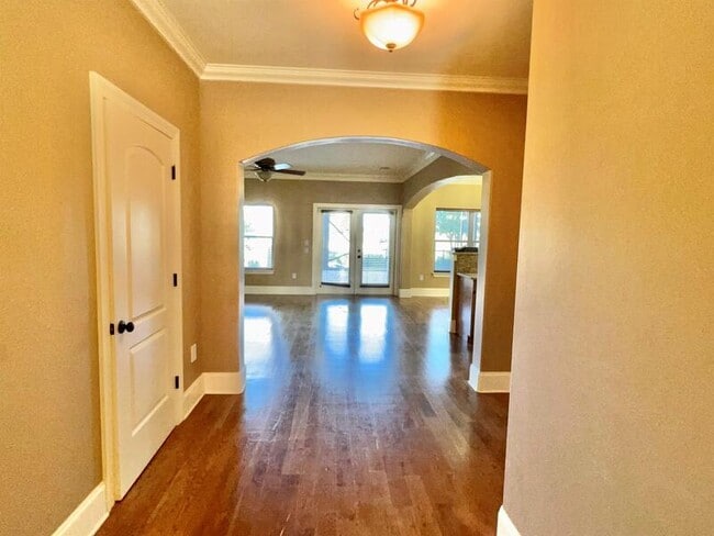 Photo - 250 Calusa Blvd
