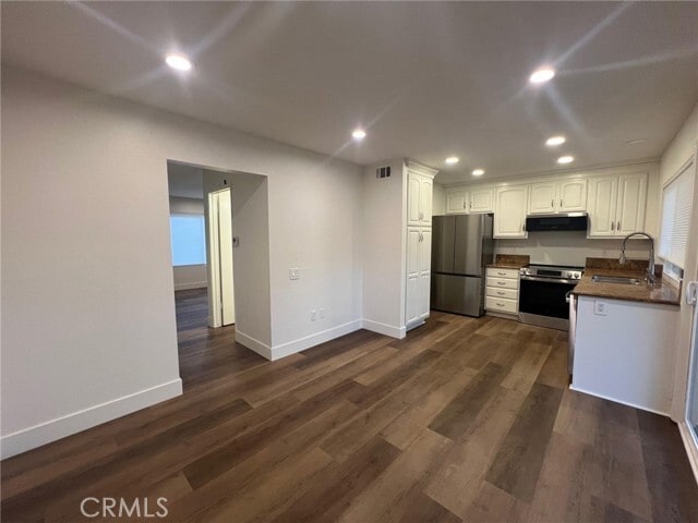 Photo - 520 Breezewood Ct