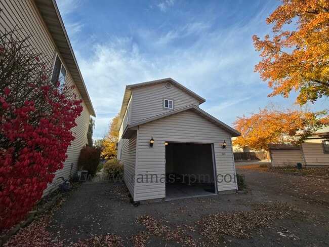 Photo - 1885 N Allumbaugh St