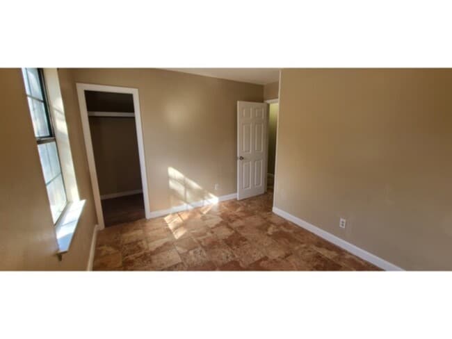 Building Photo - 7250 Hilburn Rd