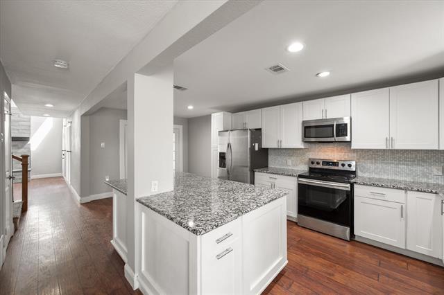 Photo - 207 E Harwood Rd