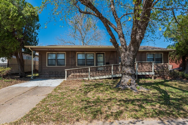 Photo - 1232 E Galena St House