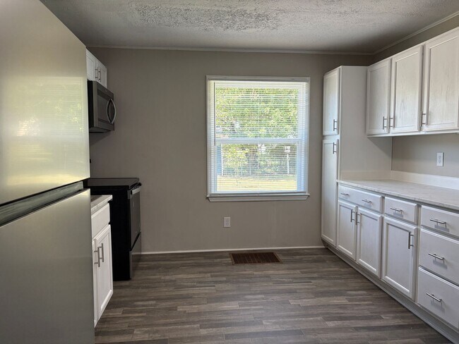 Photo - 3 Bedroom, 1.5 Bathroom in Mayodan!