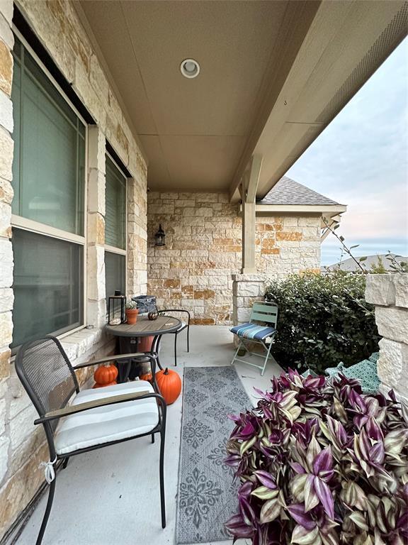 Photo - 404 Blue Waterleaf Ln