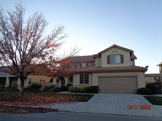 Building Photo - Beautiful 2 Story West Lancaster Home Built in 2003 with 2843 sq. ft.