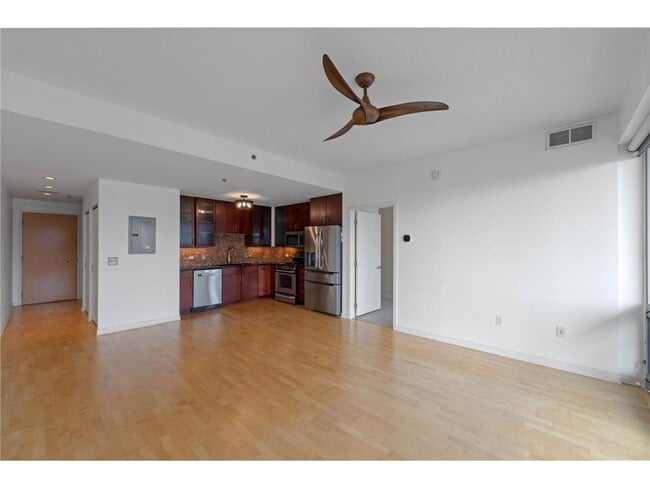 Photo - 929 Portland Ave Unidad 1202