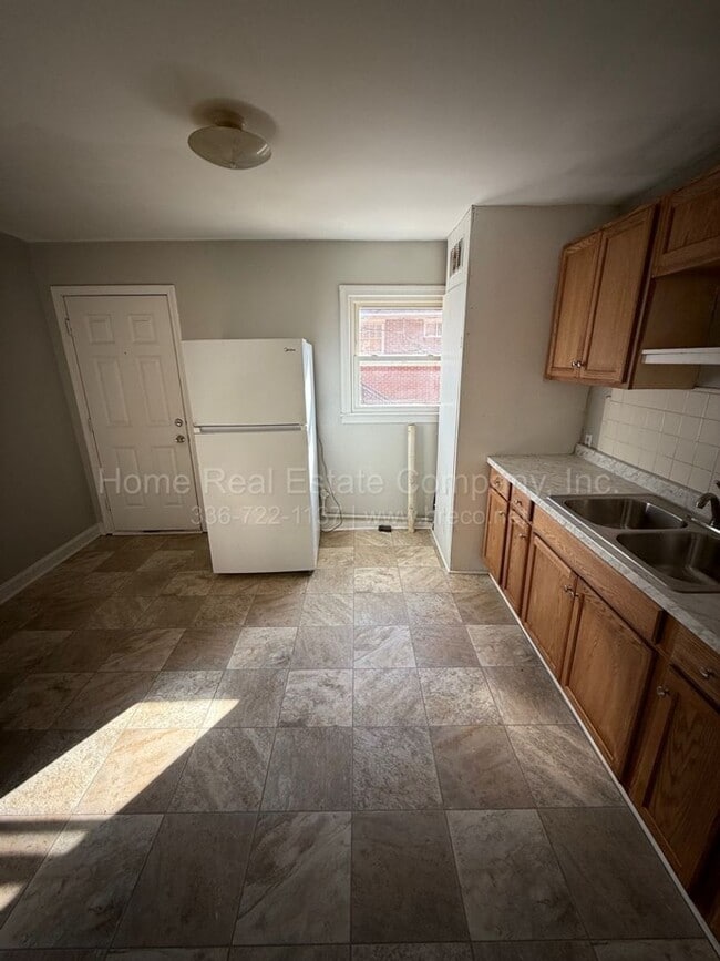 Photo - 1443 Clark Ave Unidad 1443-B