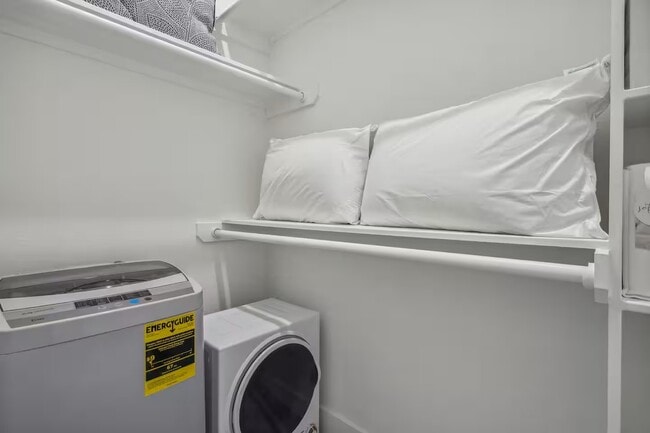 Photo - 2502 Sam Wilson St