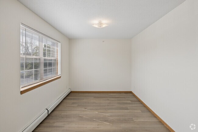 2BR, 1BA w/ Den - 912SF - Den