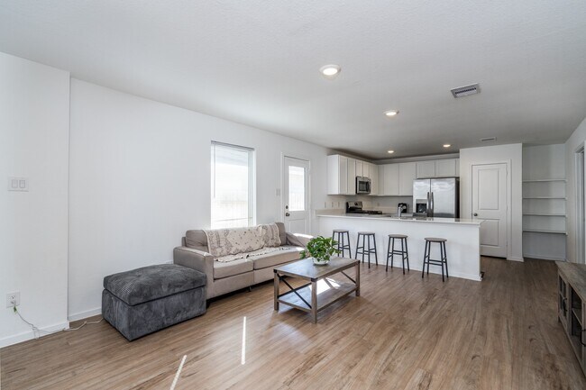 Photo - 18582 Cepagatti Dr