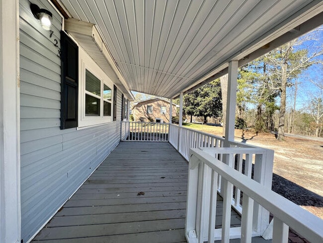 Photo - 723 Wren Rd
