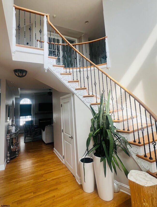 Photo - 21 N Kenyon Ave