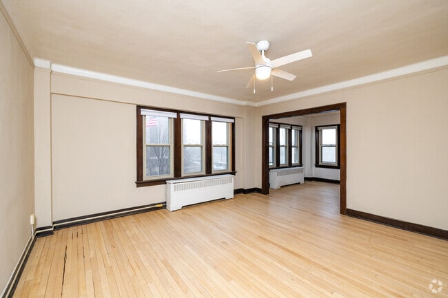 1BR, 1BA - 713SF - Living Room - La Shall