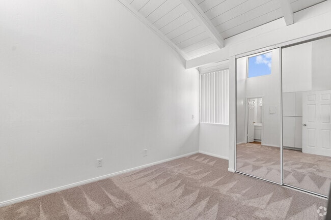 1BR, 1BA - 650SF - Classic - Primary Bedroom
