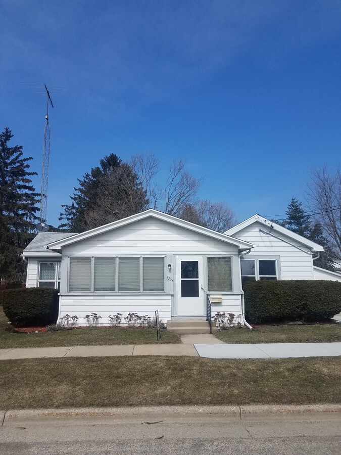 1737 17th street - 1737 17th St House