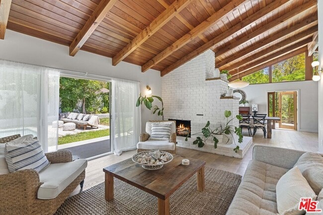 Photo - 23023 Gainford St House