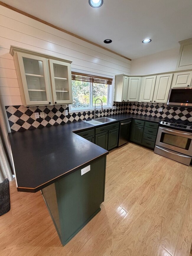 1187 Horizon Ridge Ct NE