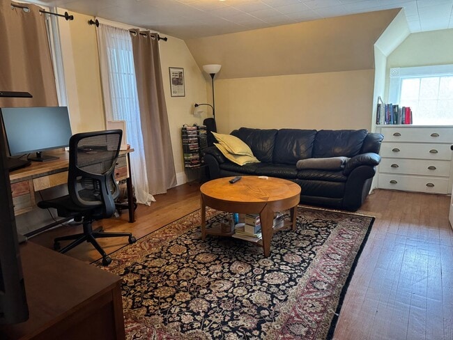 Photo - 137-139 North Main Street Unit Apt. 3