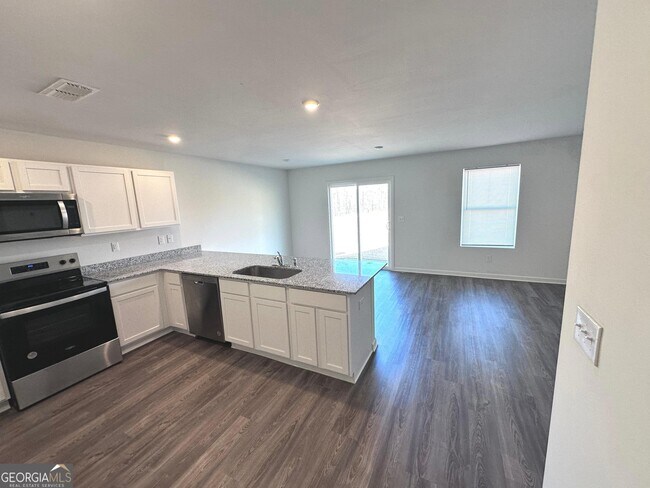 Photo - 536 Pemberton St