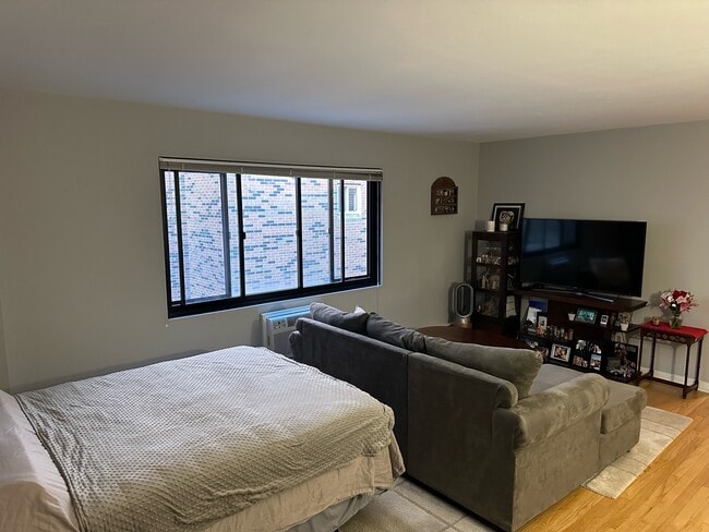 Photo - 2336 N Commonwealth Ave Unit 303