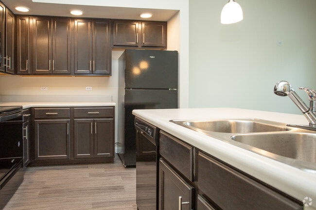1BD/1BA - 655SF Kitchen - The Elysian II