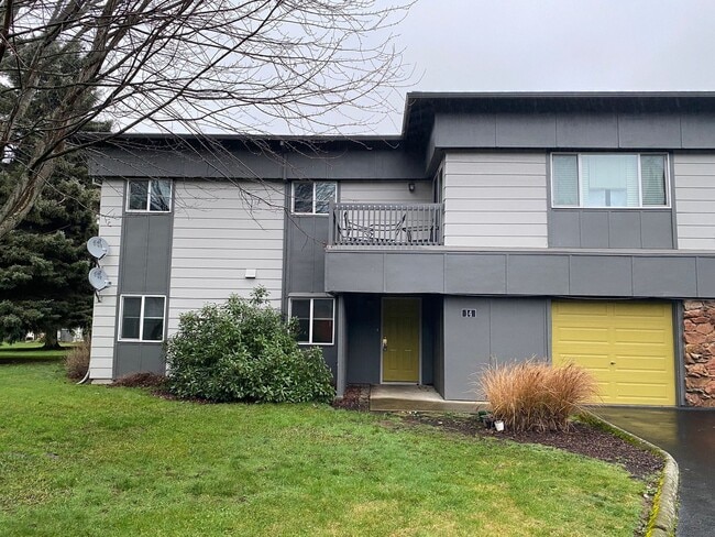 Application Pending - 3 Bedroom Condo for Rent - Hood River - Application Pending - 3 Bedroom Condo for Rent - Hood River