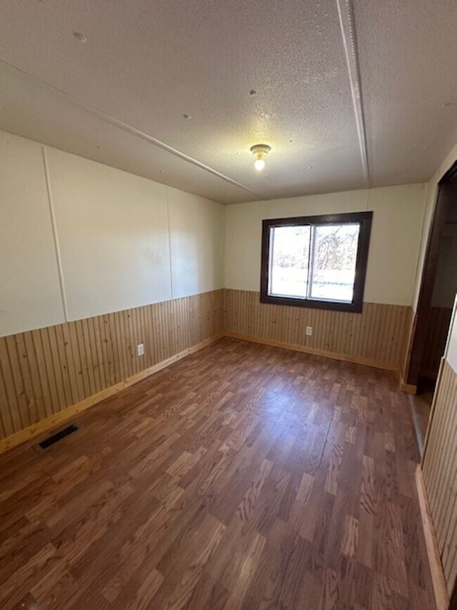 Photo - 3 Bedrooms, 1 Bathroom Trailer Home in Mot...
