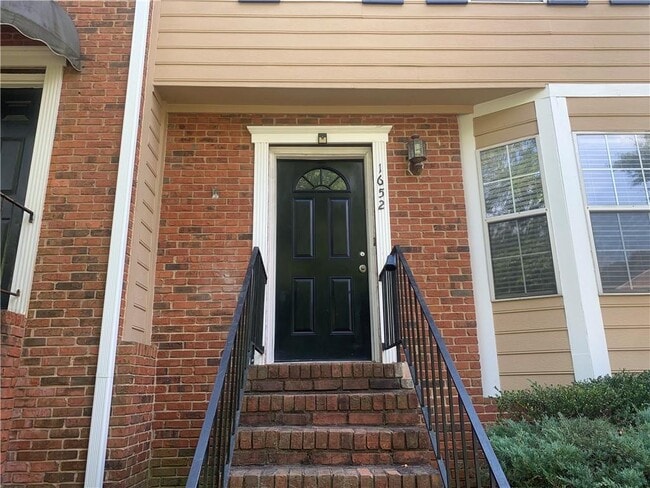 Building Photo - 1652 Grist Mill Dr