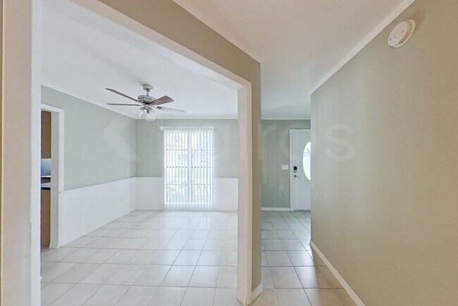Photo - 308 Wildwood Dr