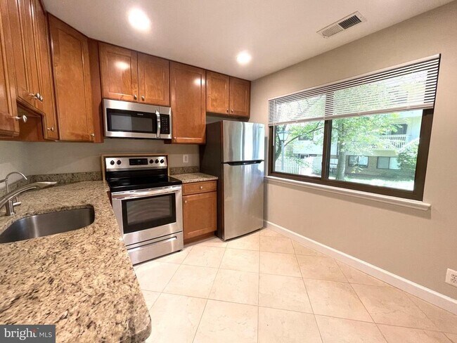 Photo - 2661 Glengyle Dr