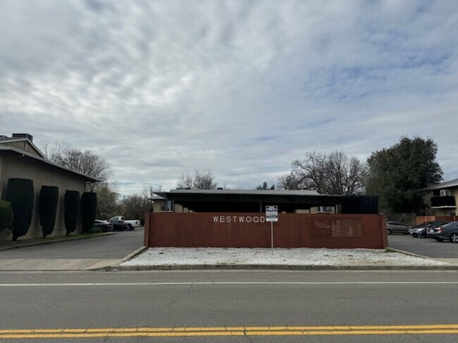 Building Photo - WEST6244 Unit A