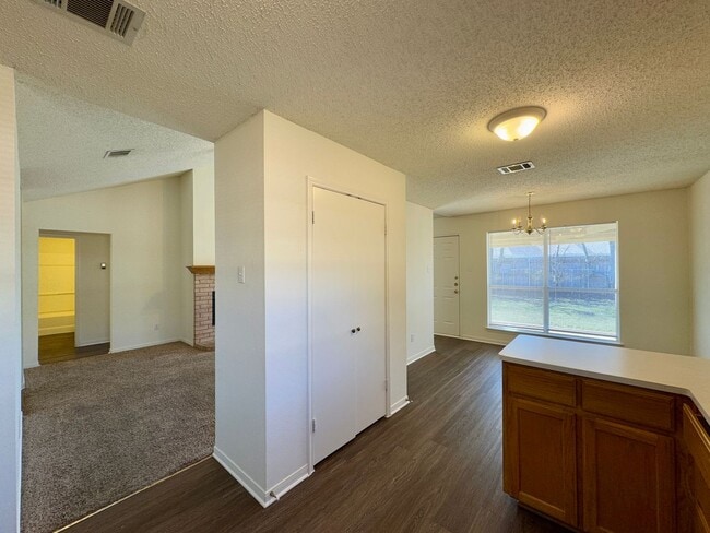 Photo - 974 Parkview Cir
