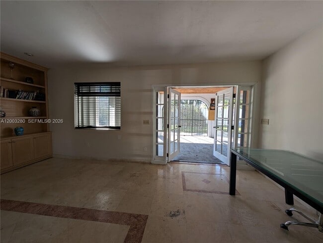 Photo - 1900 NE 186th Dr