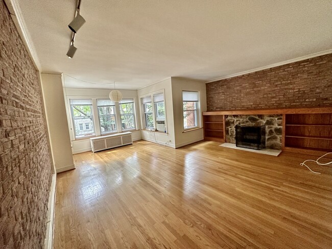Photo - 6631 N Glenwood Ave Unit 2N