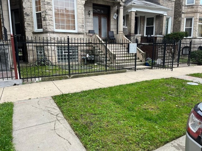 4237 W Gladys Ave Unit 4237 W Gladys Ave #2 | FOR RENT