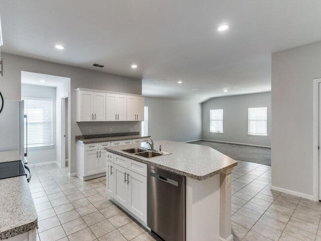 Photo - 233 Abingdon St