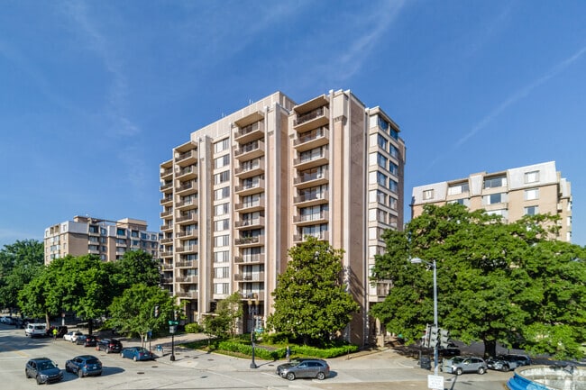 Columbia Plaza