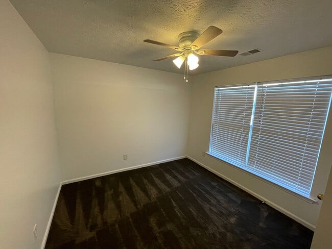 Photo - Spacious 4 Bedroom Townhome in Jackson with fenced backyard!